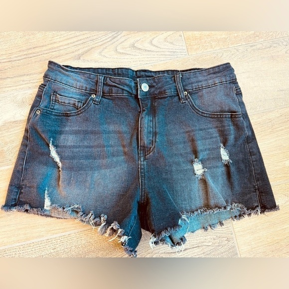Black denim stretchy cutoff shorts size XL - Picture 1 of 2